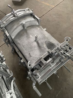 フル セットの回転型の鋳造アルミが付いている光沢のある水漕