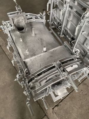 フル セットの回転型の鋳造アルミが付いている光沢のある水漕