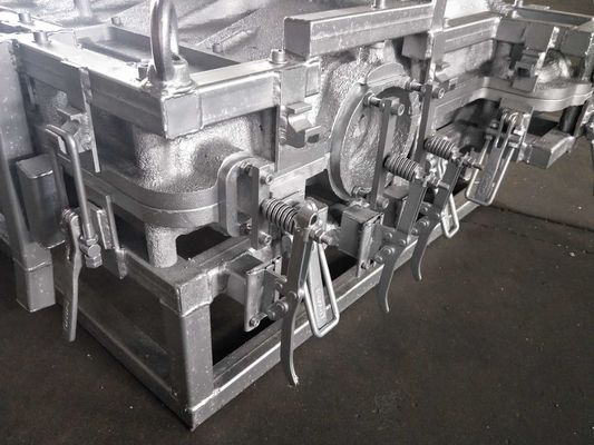 重いクランプが付いている道の障壁のためのCADの回転形成用具