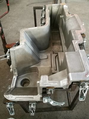 OEM ODMの回転鋳造物の製造業者/自動車部品はカスタマイズされた設計を形成する