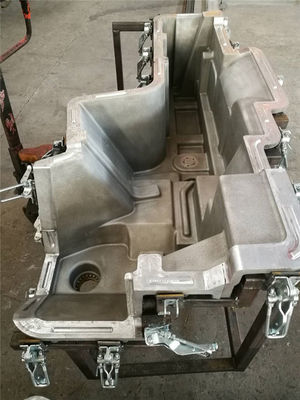 CNC 自動車部品型は自動車産業のためのプラスチック回転成形を機械加工します